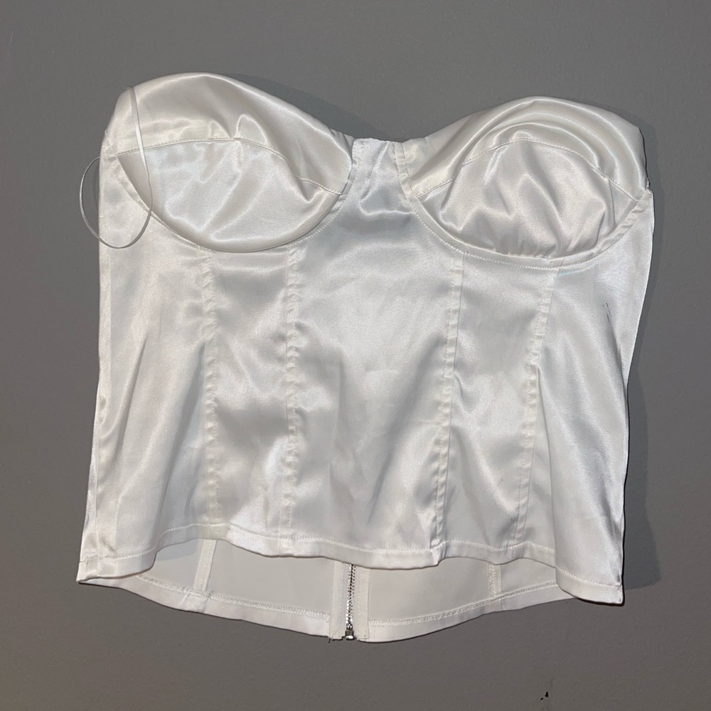FASHION NOVA SATIN WHITE TOP